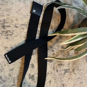 Hurley black web belt